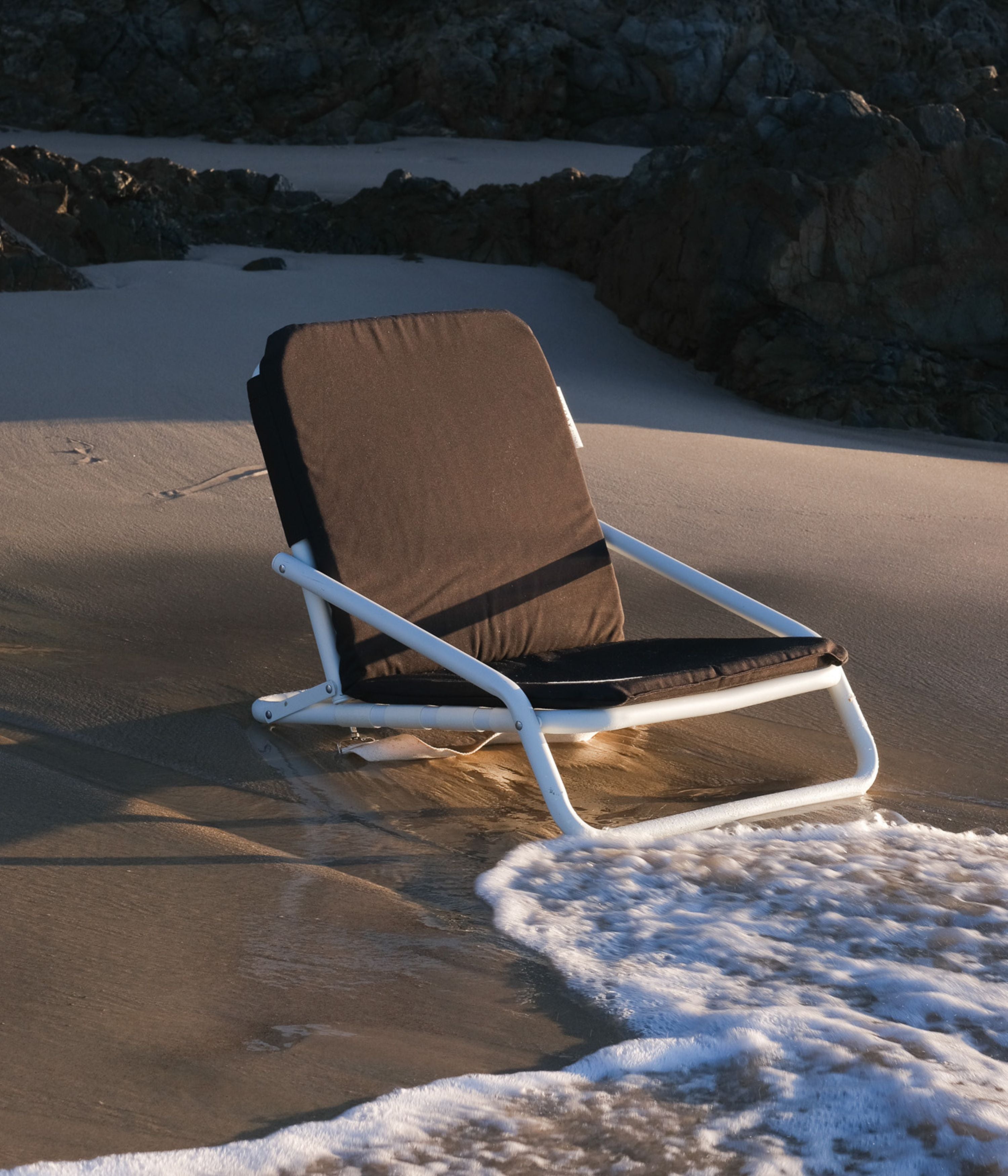 Black folding shop beach chairs